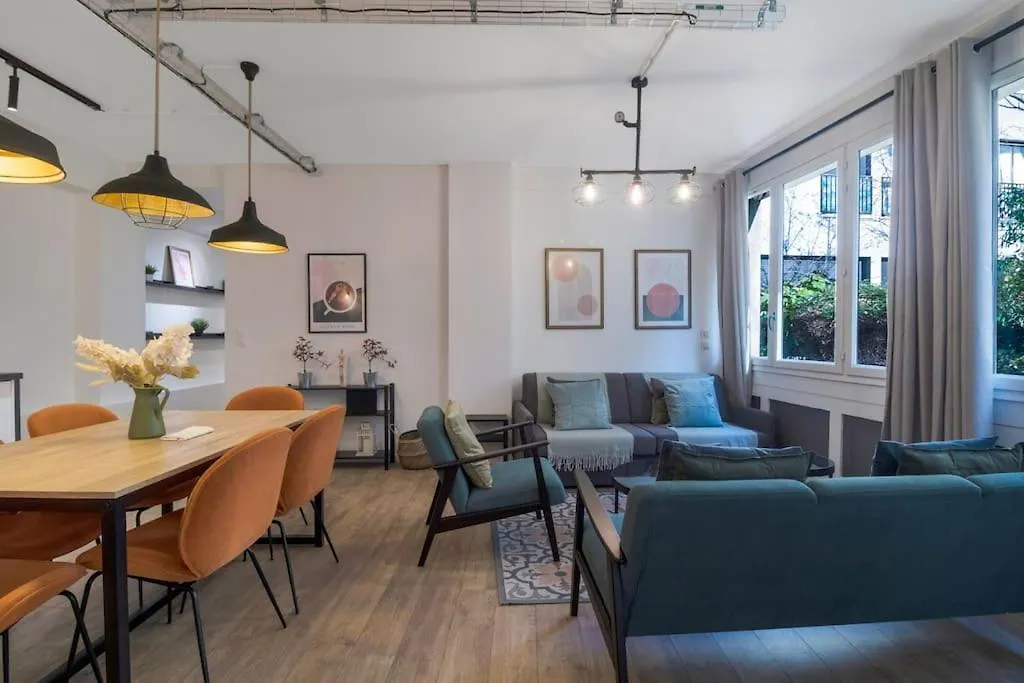 Brand New Flat For 8 People, 3 Bedrooms Lägenhet *